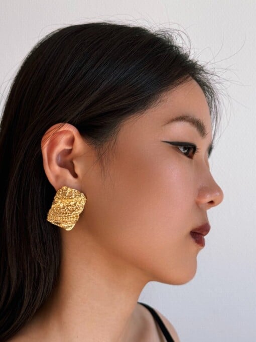 Origineel ontwerp | Textured Rectangle Earring | thick 18k gold plated
