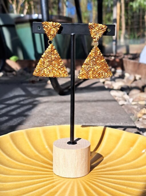 Handgemaakte kralenoorbellen Confetti goud