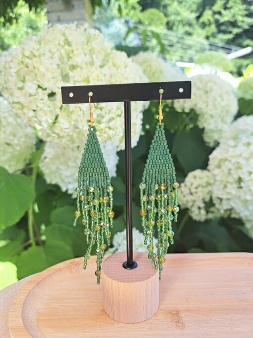 Fringe oorbellen Emerald Goddess – groen, glaskralen & kristallen, 12,5 cm lang, verguld zilveren oorhaken