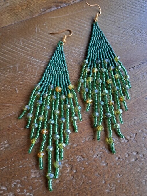 Fringe oorbellen Emerald Goddess – groen, glaskralen & kristallen, 12,5 cm lang, verguld zilveren oorhaken