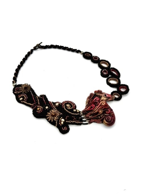 Wearable Art - Zeepaardje collier u