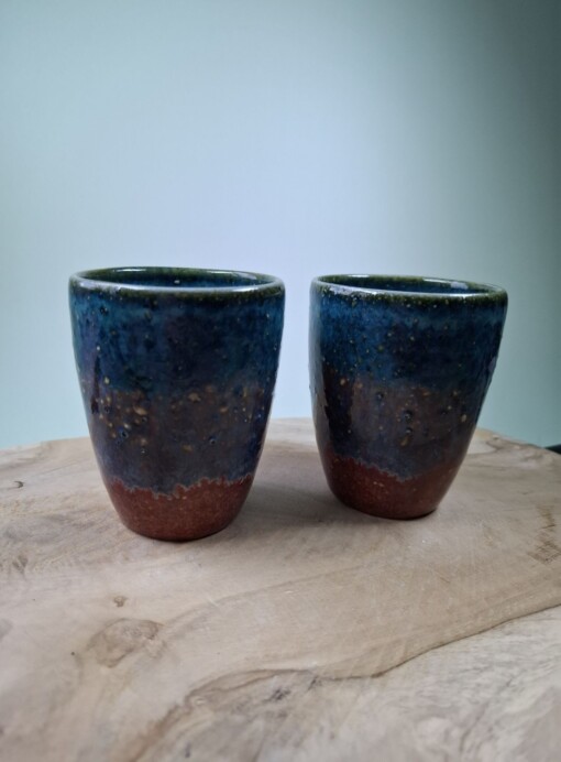 2 keramiek koffiebekers Space