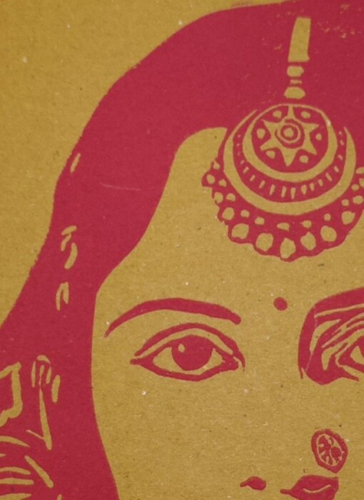 Linoprint ‘Indian Queen’ – handgedrukt A4 kunstwerk in fuchsiaroze op kraftpapier