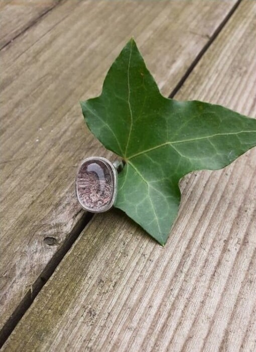 Lodoliet kwarts ring, gezet in zilver met messing