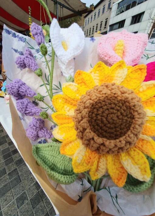 gehaakt groet zonnebloemen boeket