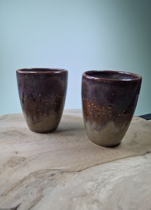 2 keramiek koffiebekers Merlot