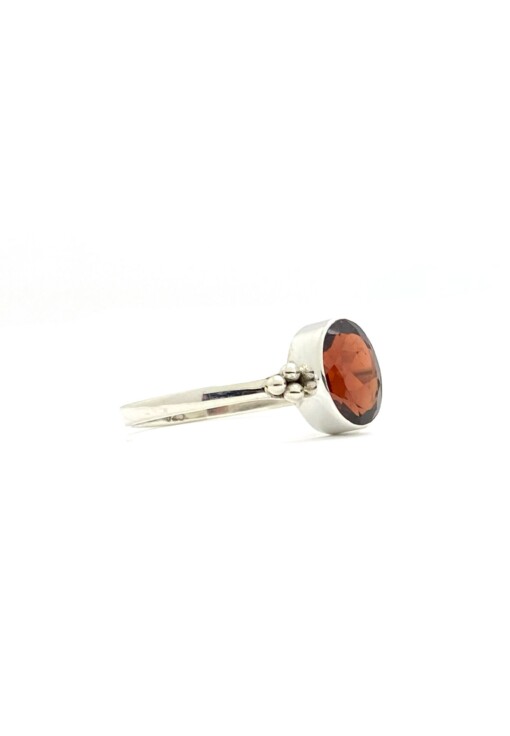 Garnet 6X8 Oval Triquetra Silver