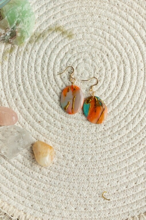 Polymeer klei oorbellen | Caro Oyster Turquoise