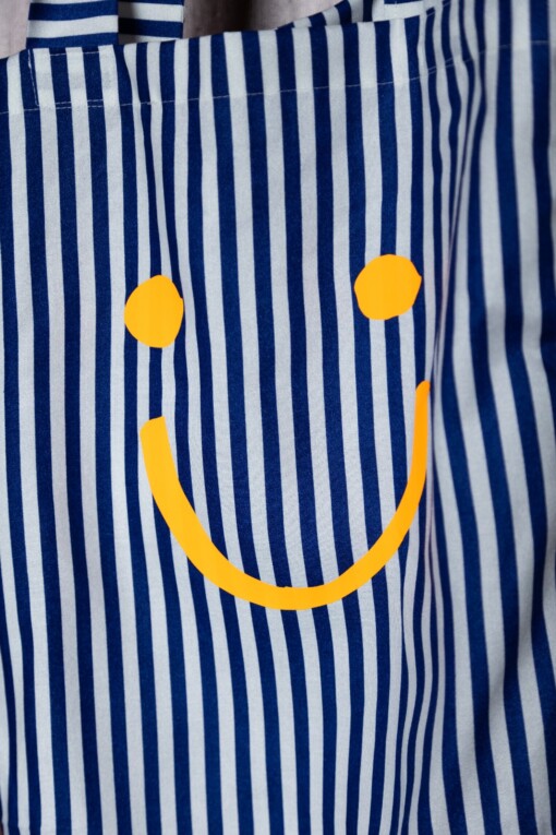 Blauw wit gestreepte zomer tas met smiley