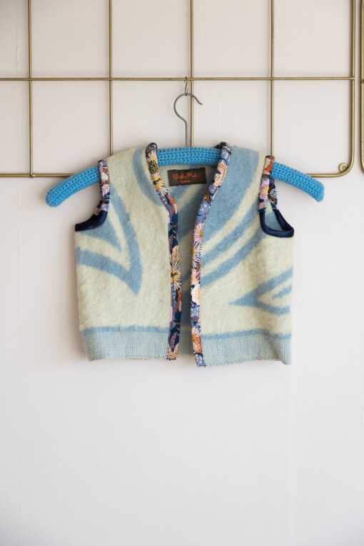 Wollen gilet peuter blauw van vintage wollen deken voor meisje maat 92