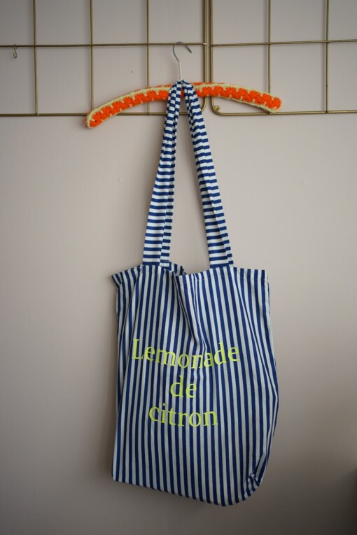 Blauw wit gestreepte zomertas