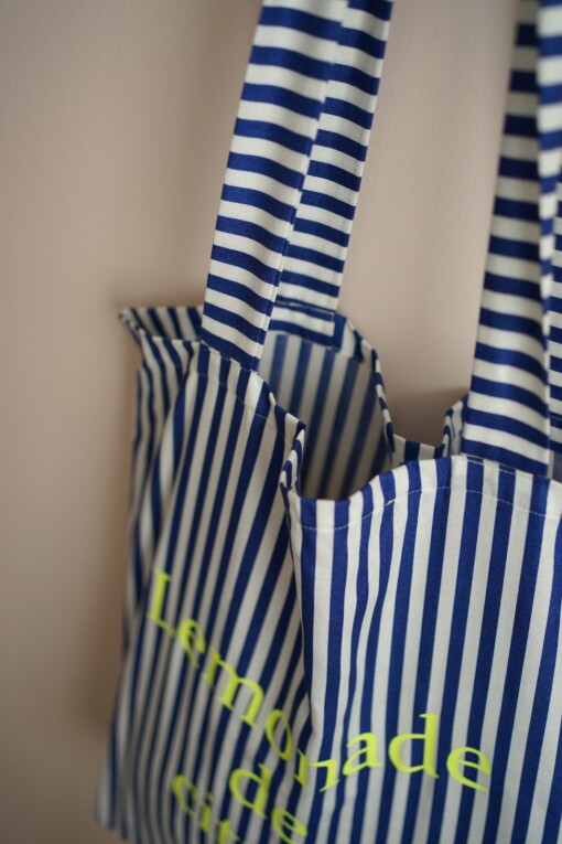 Blauw wit gestreepte zomertas