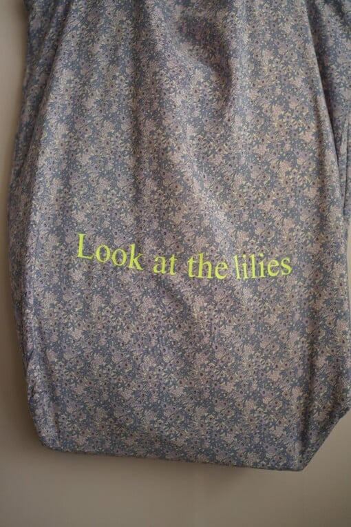 Zomertas, lila gebloemde upcycle tas