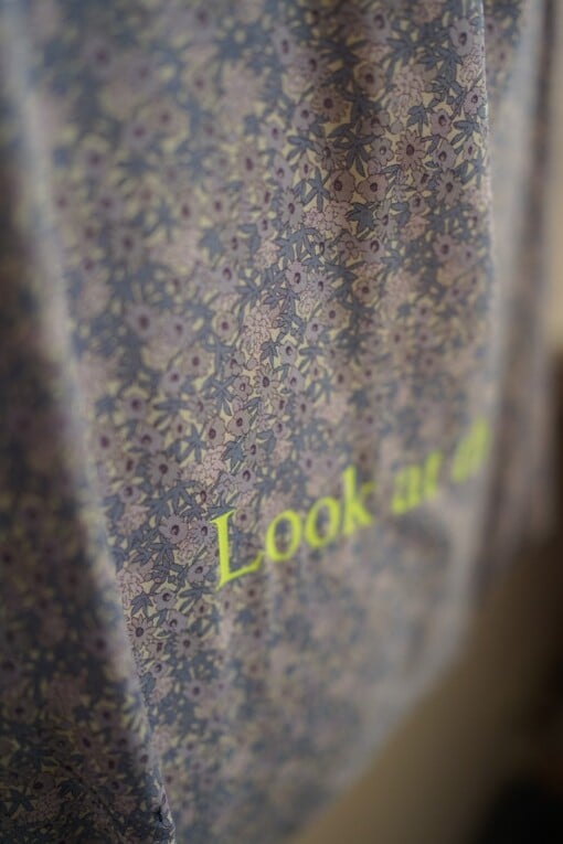 Zomertas, lila gebloemde upcycle tas