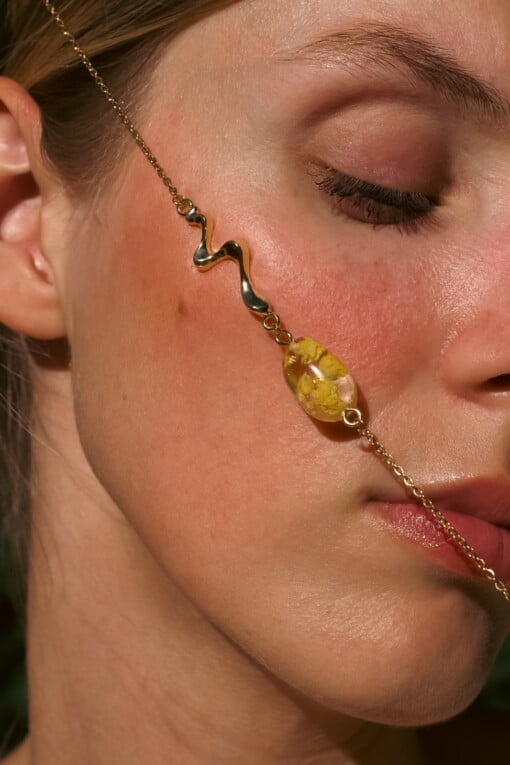 Ketting met Steenvormige Hanger Gevuld met Echte Bloemen uit Amsterdam (Limoncello Romance)