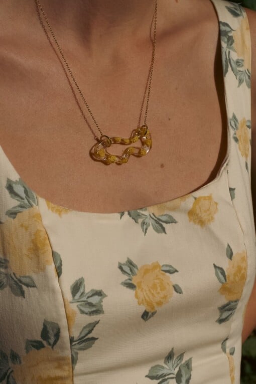 Organische Ketting met Echte Bloemen uit Amsterdam (draag op 2 manieren) (Limoncello Romance)