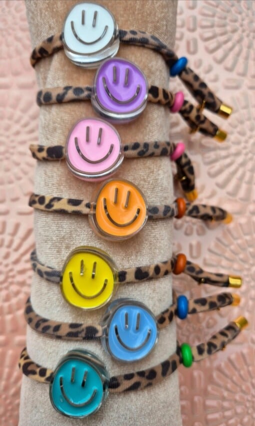 panterprint elastische armband met kleurrijke smiley