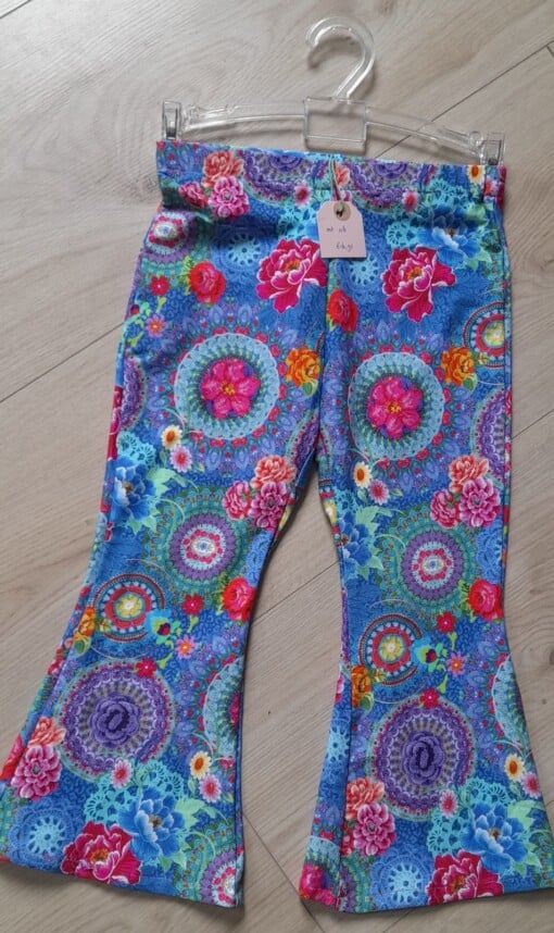 Flared legging- flared broekje - gehaakte bloemenprint - blauw- ibiza vibes
