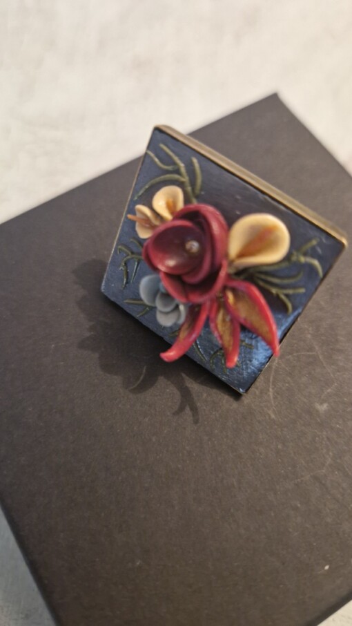 Exclusieve verstelbare ring met bloemen