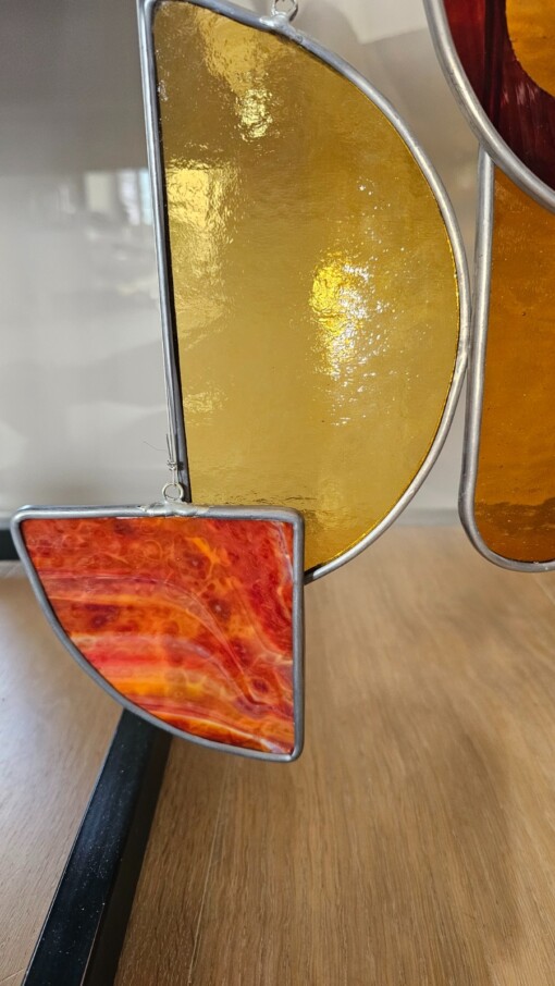 Modern Glas in lood object "ff op moeten wachten". Zonnevanger. Uniek