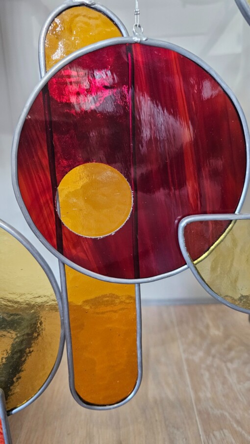 Modern Glas in lood object "ff op moeten wachten". Zonnevanger. Uniek