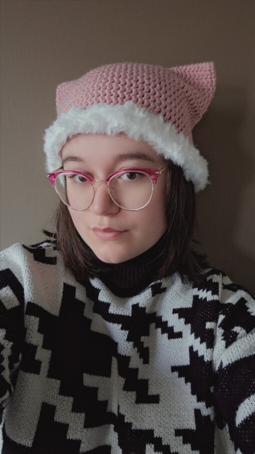 Gehaakte muts met imitatiebont 'Pink & white'