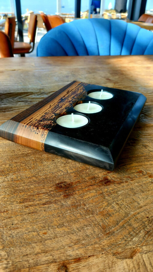 Waxine licht houder walnouthout en epoxy zwart