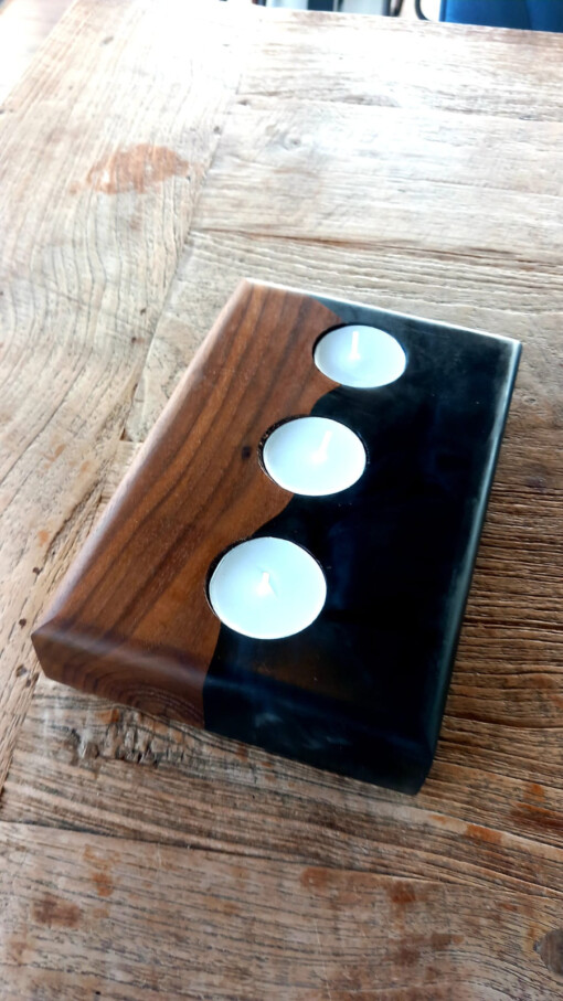 Waxine licht houder walnouthout en epoxy zwart 2
