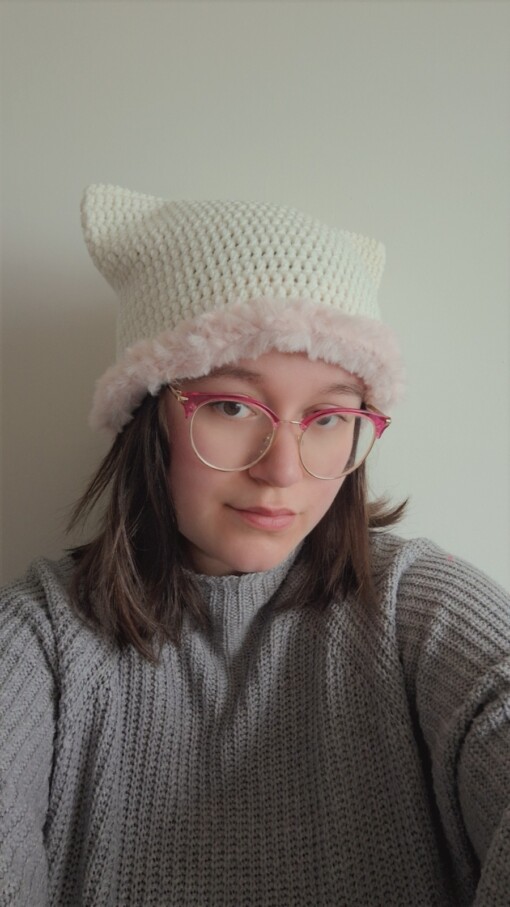 Gehaakte muts met imitatiebont 'Cream & light pink'