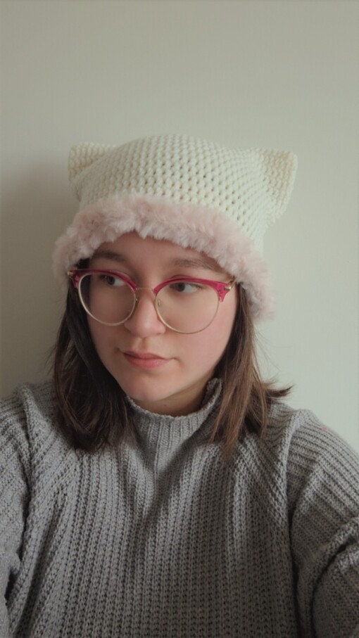 Gehaakte muts met imitatiebont 'Cream & light pink'