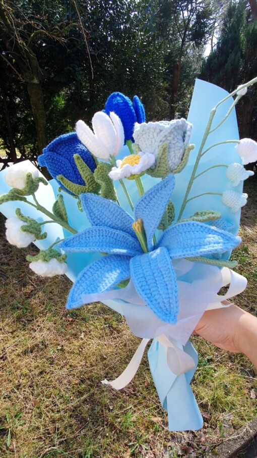 Blauw gehaakt boeket