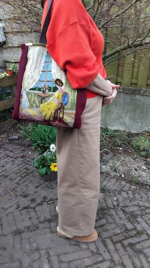 Shopper van een vintage borduurwerk
