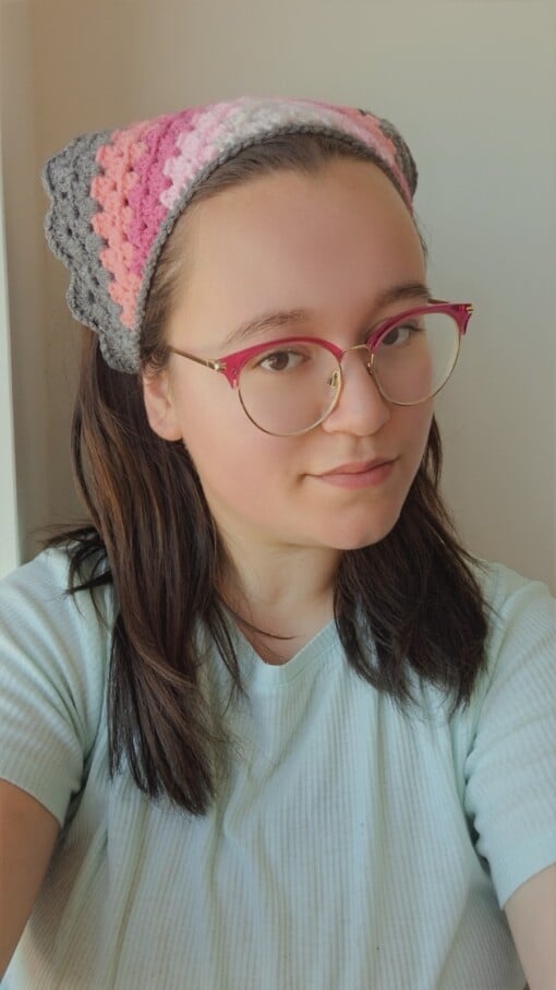 Gehaakte bandana 'Grijs & rozetinten'