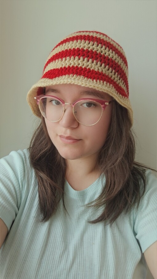Gehaakte bucket hat | Beige en rood