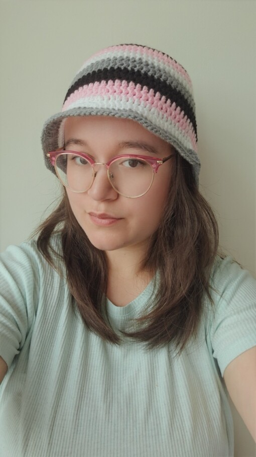 Gehaakte bucket hat | Roze, wit, grijs en zwart