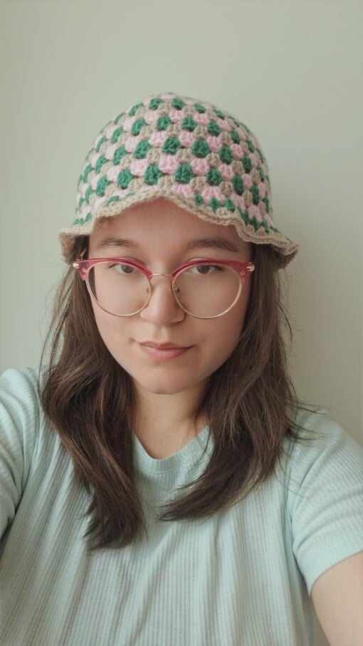 Gehaakte bucket hat | Groen, roze en beige