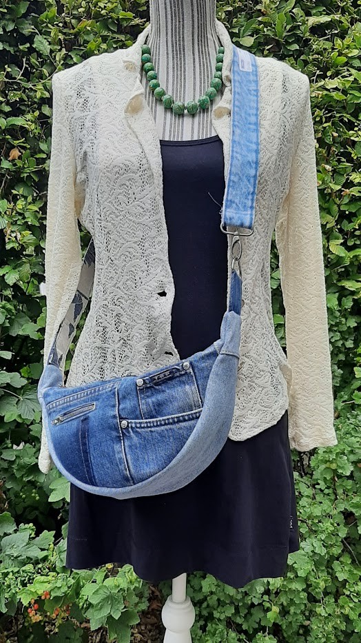 Denim slingbag / crossbodybag - 134974 Denim slingbag / crossbodybag