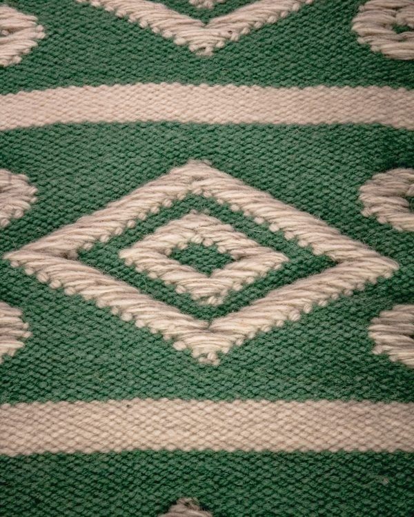 Handgeweven groen schapenwollen kussen (bank of woonkamer)