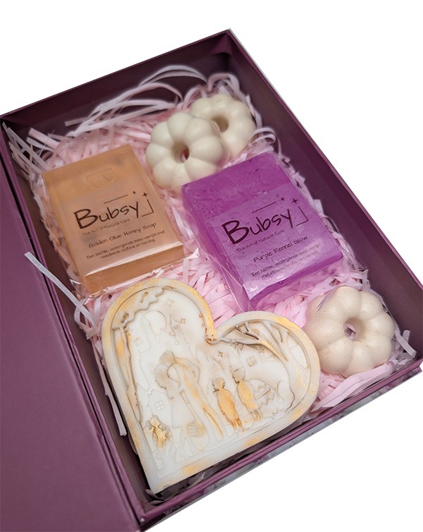 Unieke Bubsy Cadeaubox – Luxe Zeep en Hart Kaars | Handgemaakt, Natuurlijk & Limited Edition Geschenk