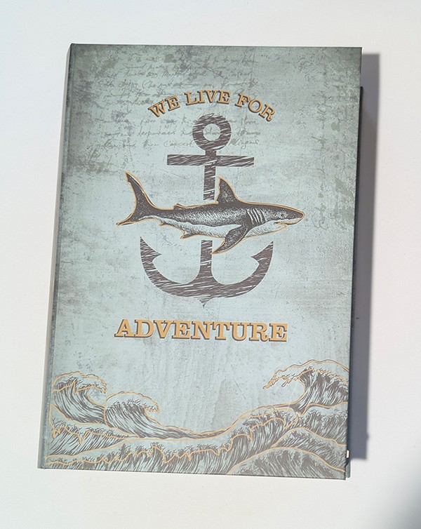 Adventure Giftbook – Handmade Soap Set & Amber Geurhanger | Forest Fresh, Charcoal Tea Tree & Lavender Chamomile