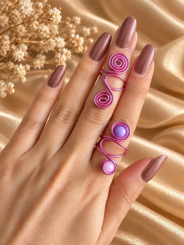 Handgemaakte Roze Spiraalring met Lila en Roze Kralen | Verstelbare Statement Ring