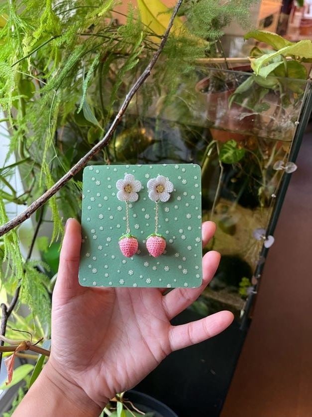 Micro Gehaakte Aardbei Oorbellen - 73252 Micro Gehaakte Aardbei Oorbellen