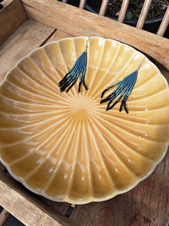 Fringe oorbellen Ash Trail – kleurverloop grijs-zwart, Miyuki kralen, 9 cm lang