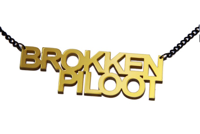 Brokkenpiloot! XL naamketting (goud)