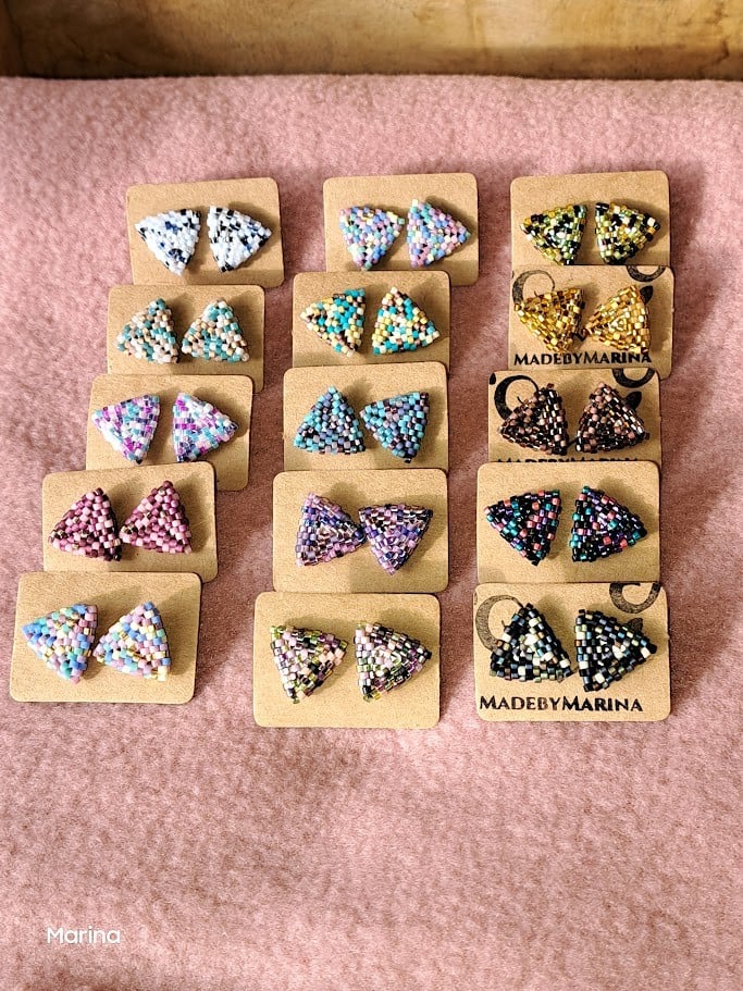 Confetti oorknoppen – Handgemaakte kleine oorbellen met kralen