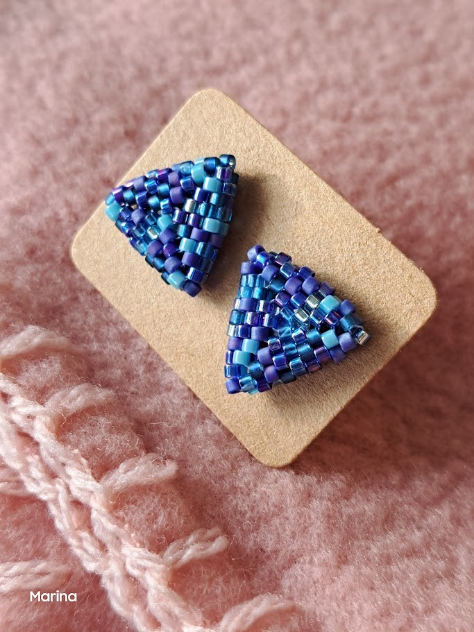 Confetti oorknoppen – Handgemaakte kleine oorbellen met kralen