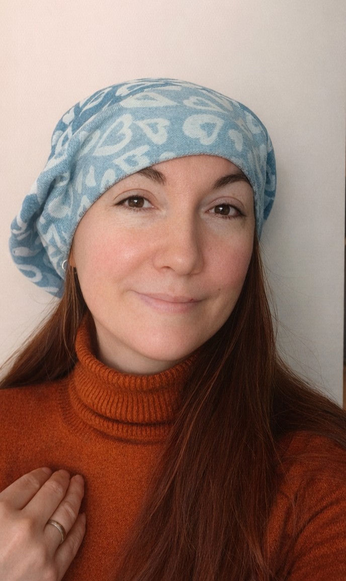 Denim baret met hartjesprint