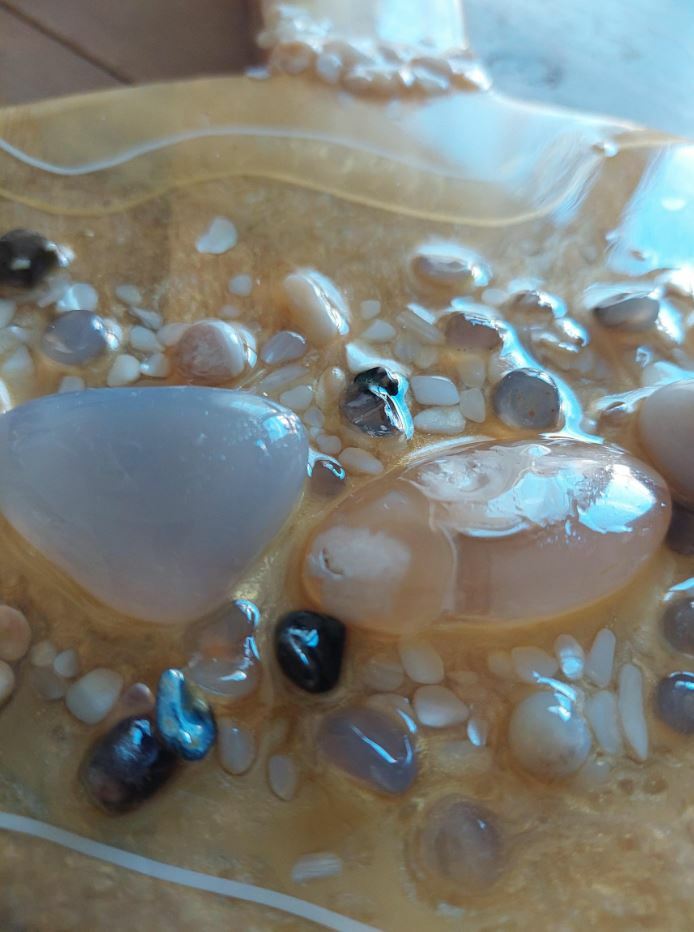 Mega serveerplank geel met diverse stenen 45x57 cm