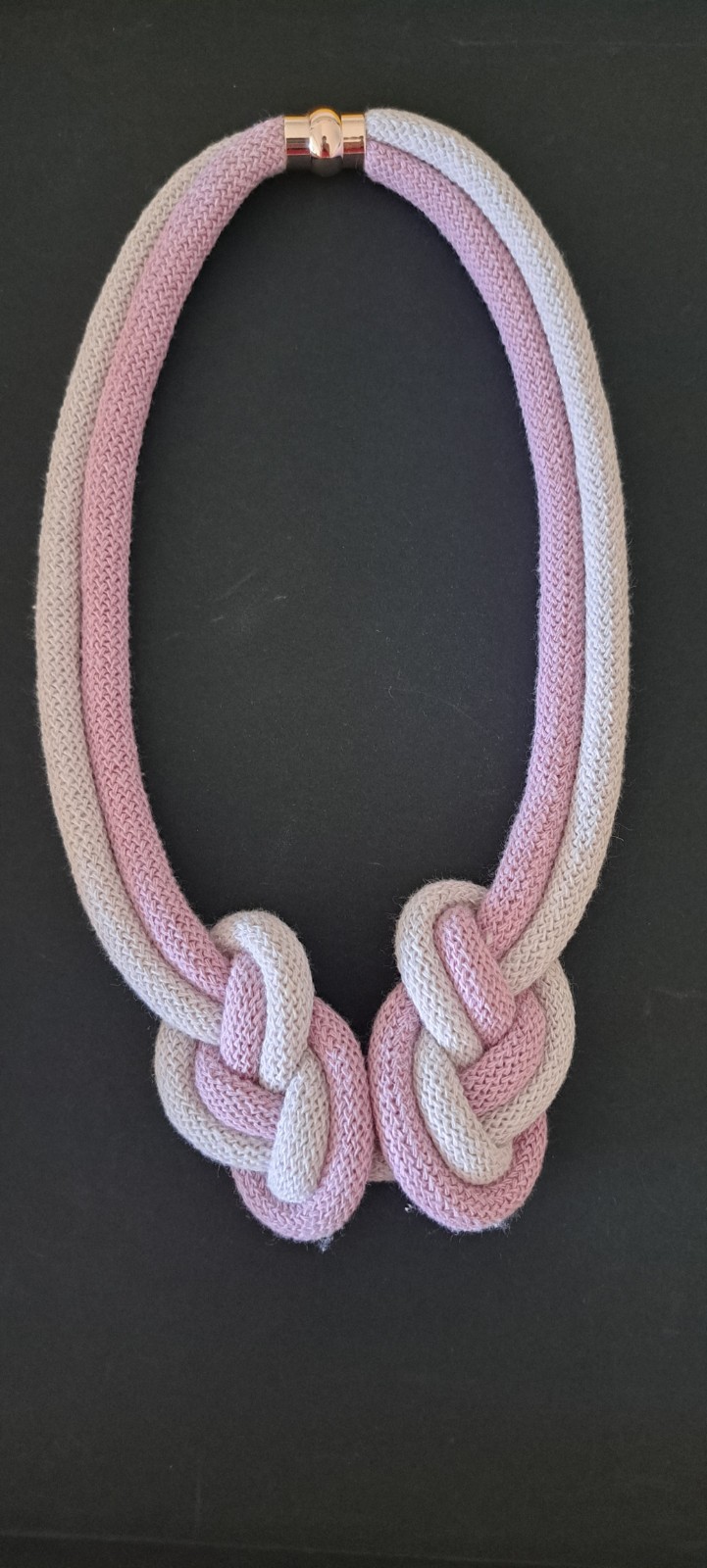 Textiel ketting lila roze - 83939 Textiel ketting lila roze macrame