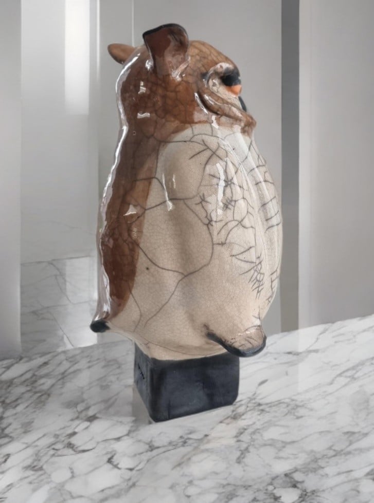 Raku gestookte Ransuil, keramiek, uniek object, geheel met de hand ge… - 99400 Raku gestookte Ransuil, keramiek, uniek object, geheel met de hand gemaakt